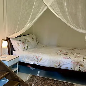 https://lilli-pilli-guesthouse.hotelsbyronbayaustralia.com